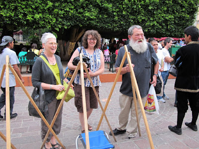 we bumped into Karen, Renee and Kenny at the main square