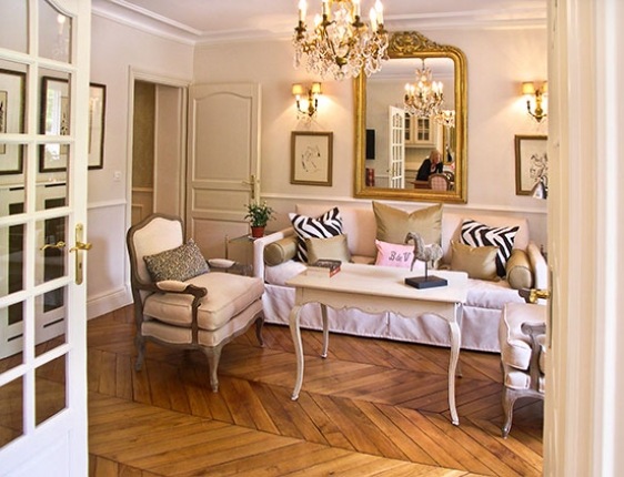 [large_5-Oak-floors-in-living-room-overstuffed-armchairs-chandelier-web%255B3%255D.jpg]