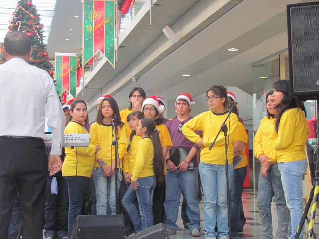 [CORO%2520UNAP%252CCORO%2520VOCES%2520BLANCAS%2520Y%2520CORO%2520JUVENIL%2520%252811%2529%255B2%255D.jpg]