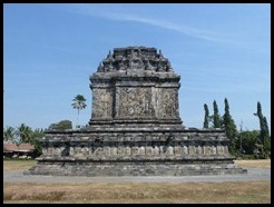 Indonesia, Jogyakarta, Mendut Temple, Banyan Tree, 30 September 2012 (1a) (4)