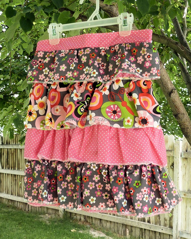 [Easy%2520Ruffle%2520Apron%2520Tutorial%2520from%2520the%2520Crafty%2520Cousins%255B8%255D.jpg]