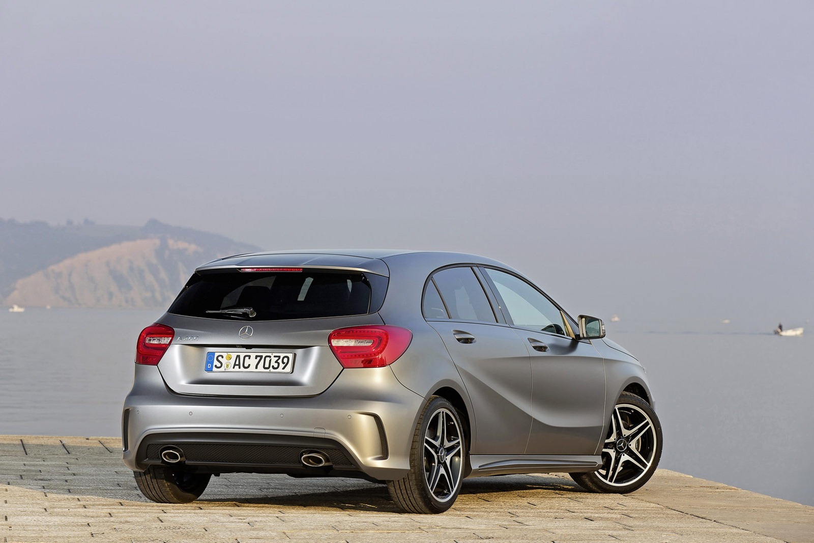 [2013-Mercedes-A-Class-51%255B8%255D%255B2%255D.jpg]