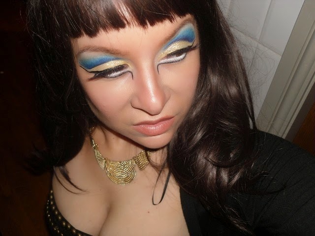 06-halloween-cleopatra-egypt-queen-makeup-look-hooded-eyes