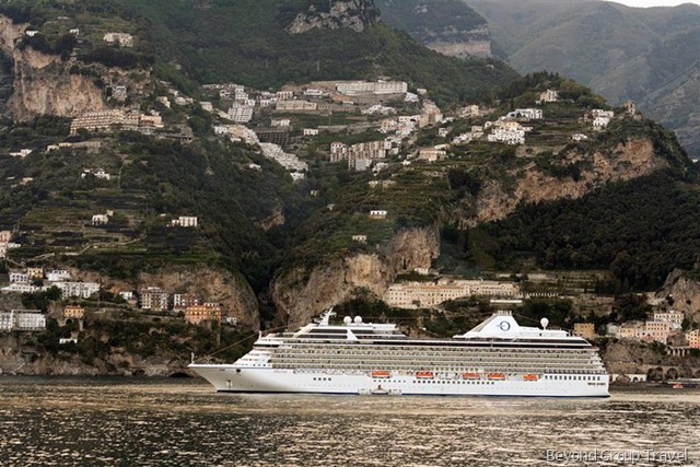 [Marina-anchored-in-Amalfi-5-Oceania-.jpg]