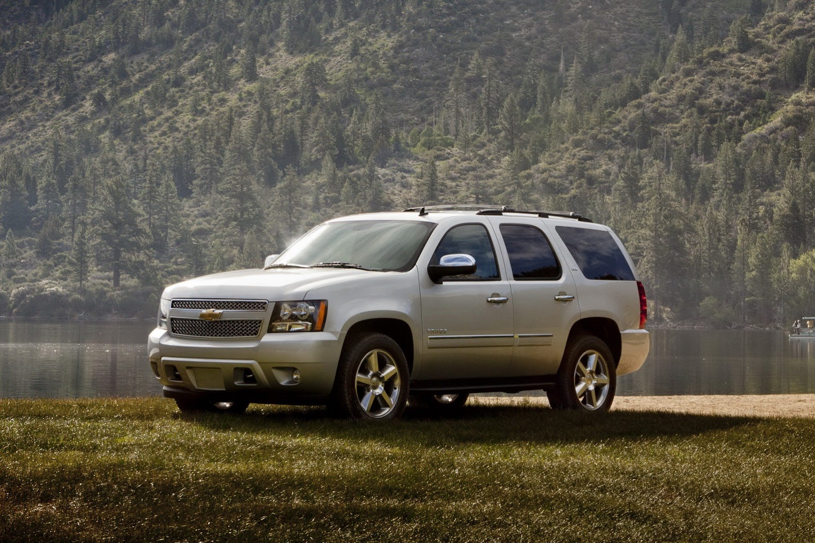 [2013-Chevrolet-Tahoe-003%255B2%255D.jpg]