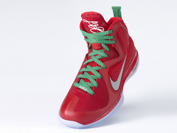 Nike Basketball Introduces Christmas Colors for LeBron James