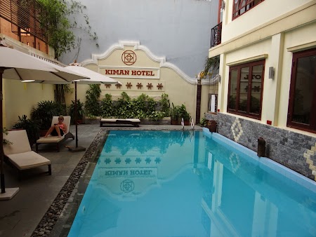 03. Swimming pool in Hoian.JPG