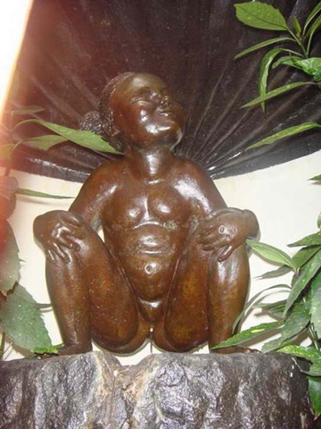 [Tribute-To-Peeing-Statues-93%255B3%255D.jpg]
