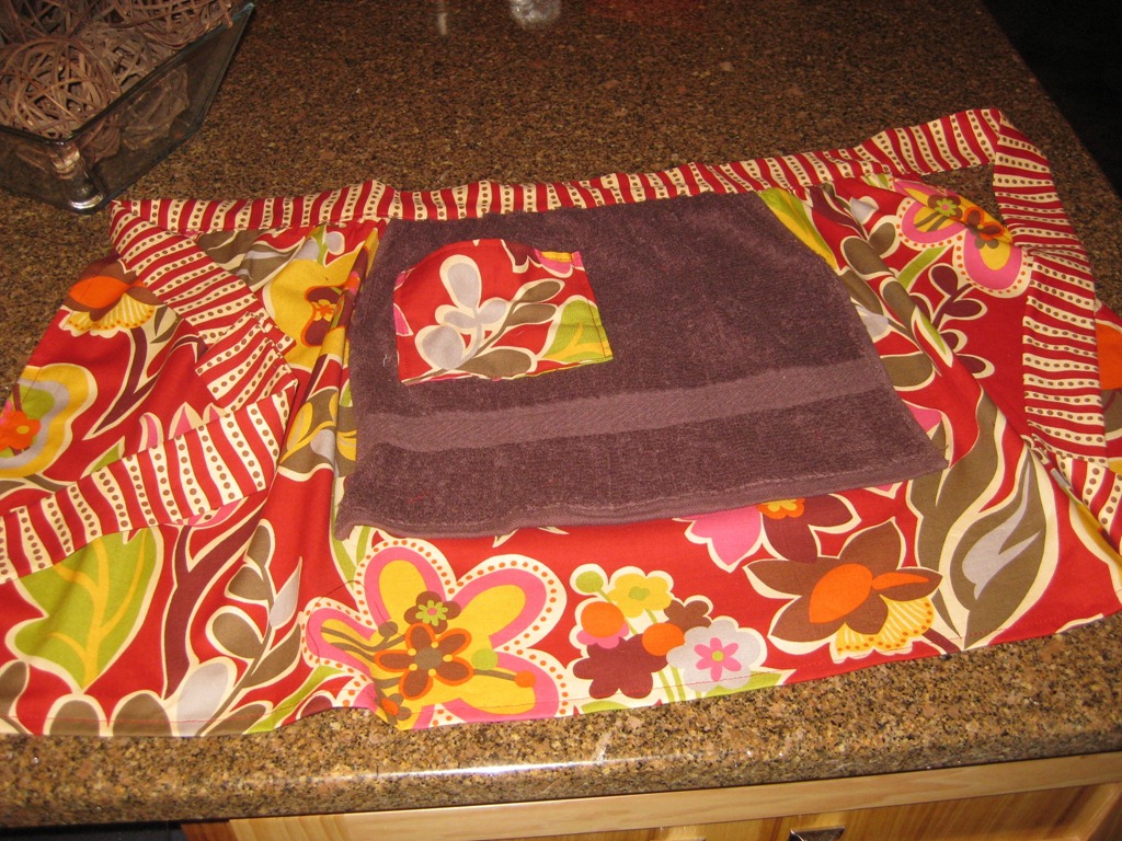 [apron%255B3%255D.jpg]
