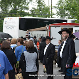 LoadingTheBusesInMonseyForTheSiyumHaShasInMetLifeStadiumMeirRothman LoadingTheBusesInMonseyForTheSiyumHaShasInMetLifeStadiumMeirRothman