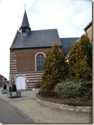 Zoutleeuw, hoek Muggenberg-Runkelenstraat: kapel van O.L.V. van  de Ossenweg