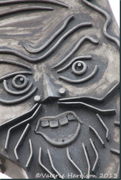 4-sculpture-detail