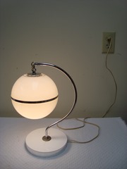 Plastic mid-century globe table lamp