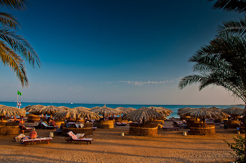Отель Caribean World Resort Soma Bay. Хургада. Египет. Пляж на закате.