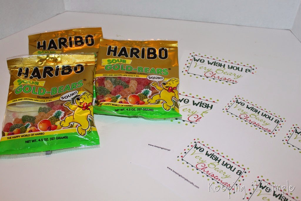 [Neighbor%2520gift%2520idea-%2520Sour%2520gummy%2520bears%2520with%2520printable%2520tag%2520%25282%2529%255B3%255D.jpg]