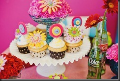 kio kreations 50's_shower_bridal_cupcakes_daisies_vintage_diner_housewife