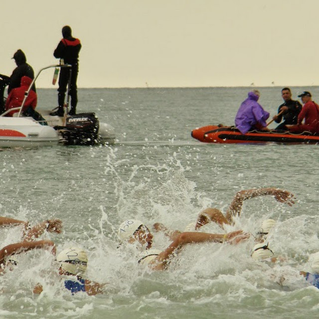 NUOTO ASSISTENZA.jpg