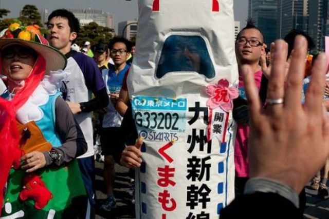 [tokyo-marathon-costumes-7%255B2%255D.jpg]