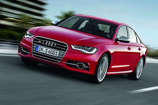 2012-Audi-S6-01.jpg