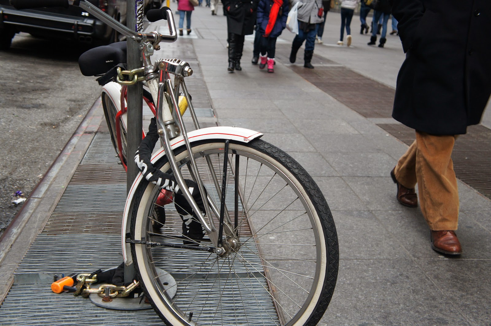 [free-bicycle-public-domain-pictures-1%2520%25284%2529%255B4%255D.jpg]