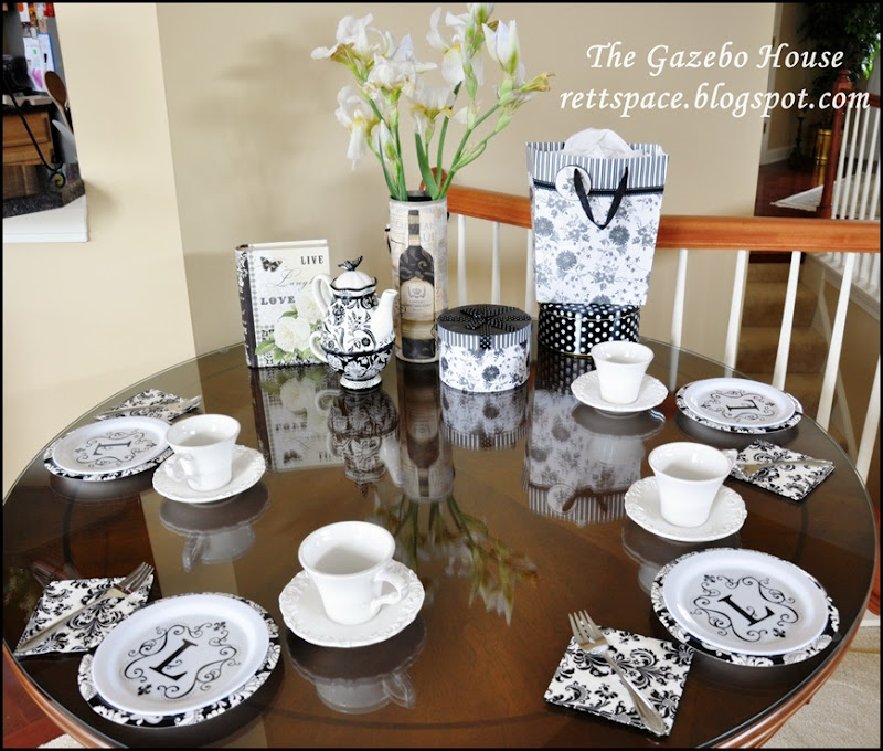 black & white damask table 008