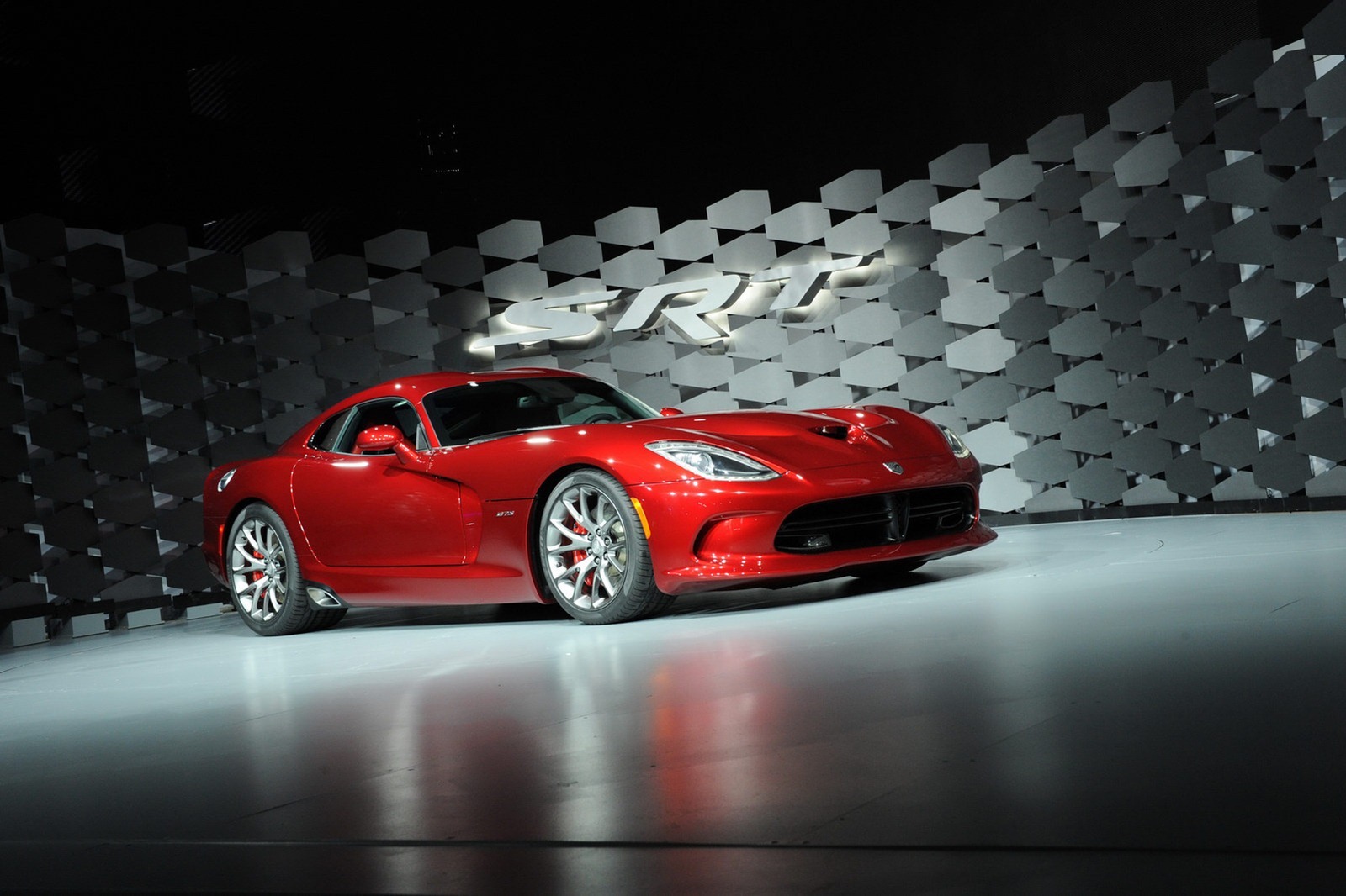 [2013-SRT-Viper-3%255B2%255D%255B2%255D.jpg]