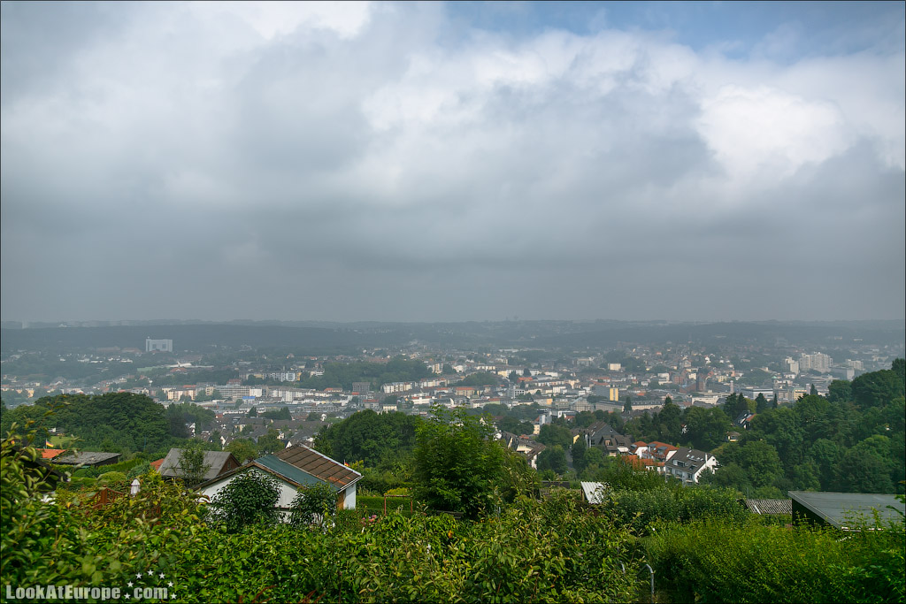 Евротур. Вуппертальский швебебан со слоном в реке и Энгельсом в истории