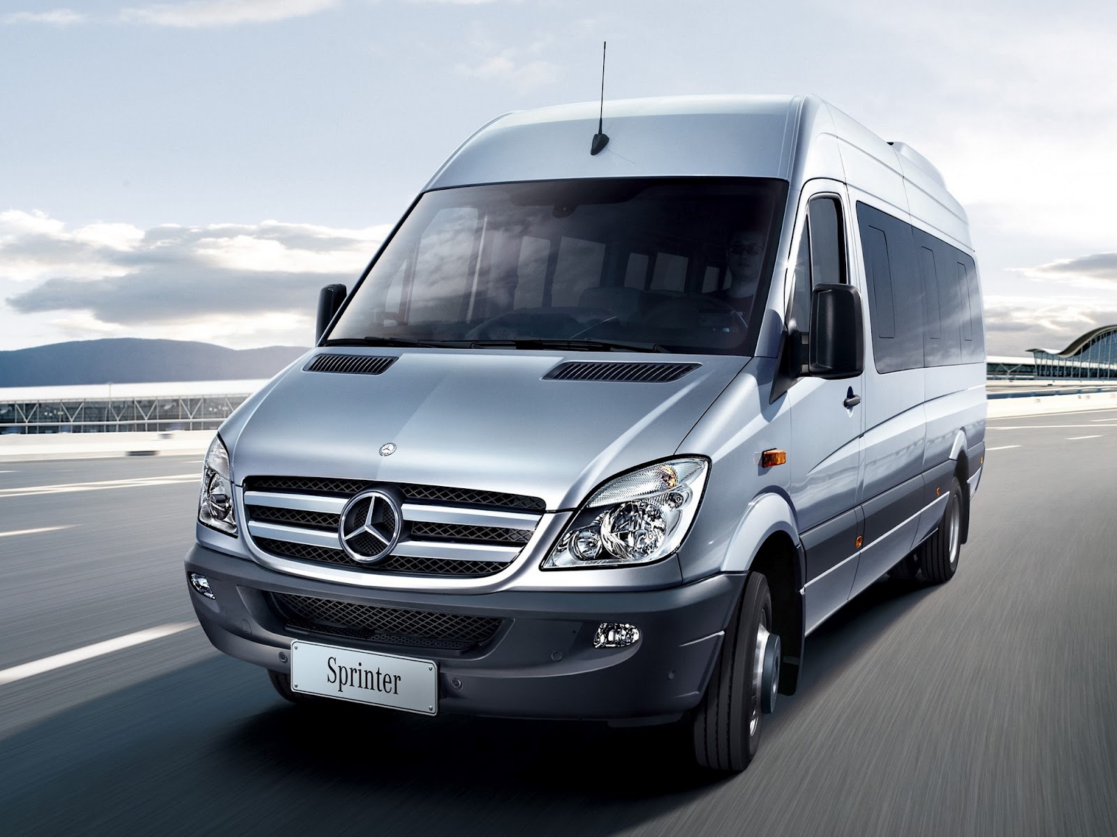 [autowp.ru_fjda_mercedes-benz_sprinter_1%255B4%255D.jpg]
