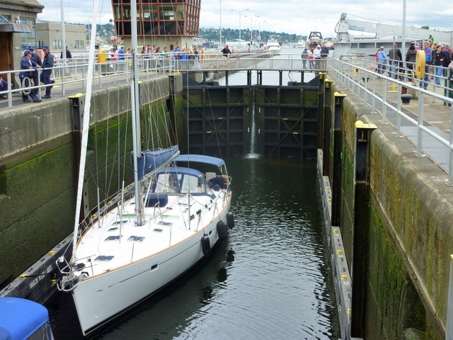 [P1020075-14.jpg]
