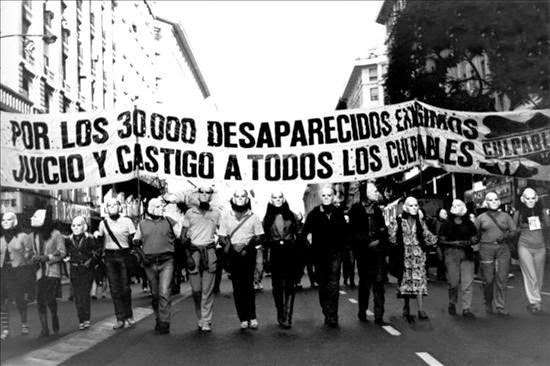 [ditadura_argentina_foto_preto_e_branco%255B2%255D.jpg]
