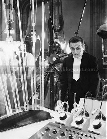 Lionel Atwill 