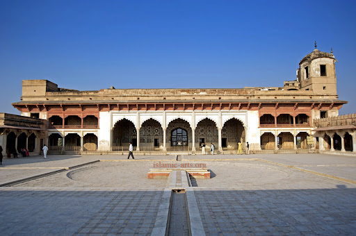 Shish Mahal in 2011. shishmahal3.jpg