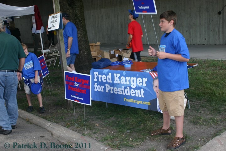 [Ames-2011-12-Fred-Karger-Volunteers3.jpg]