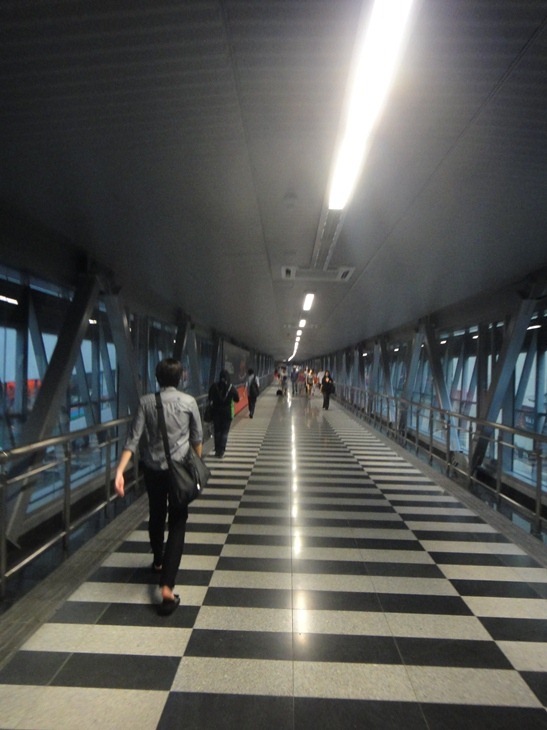 [Covered-Walkway-between-KLCC--Pavill.jpg]