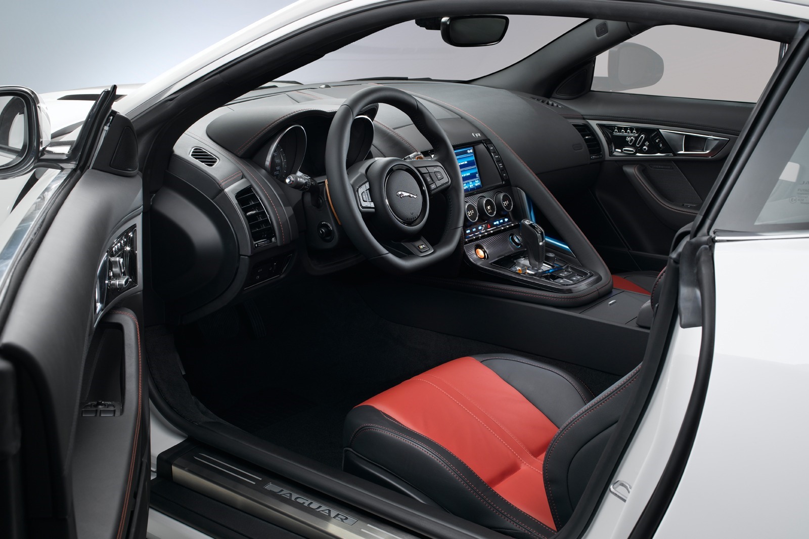 [New-Jaguar-F-Type-Coupe-67%255B2%255D.jpg]