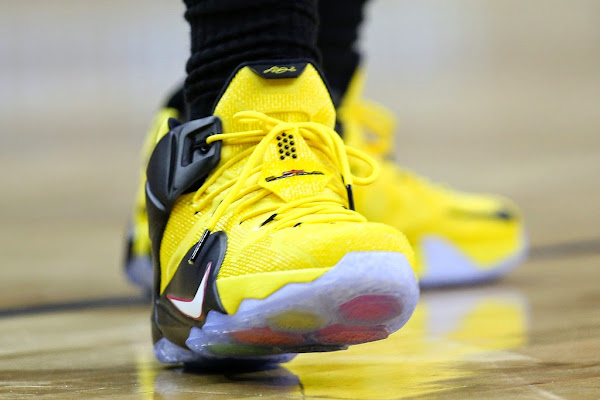 LeBron James Drives a Taxi Styled LeBron 12 vs Pelicans
