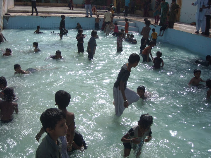 PICNIC AT BASANT BAHAR « PRAGYA EDUCATIONAL AND CHARITABLE TRUST