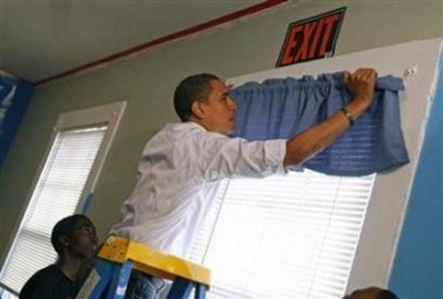 [obama-hanging-curtains%255B3%255D.jpg]