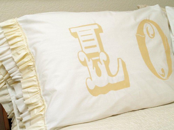 L.O.V.E. Pillowcases Tutorial