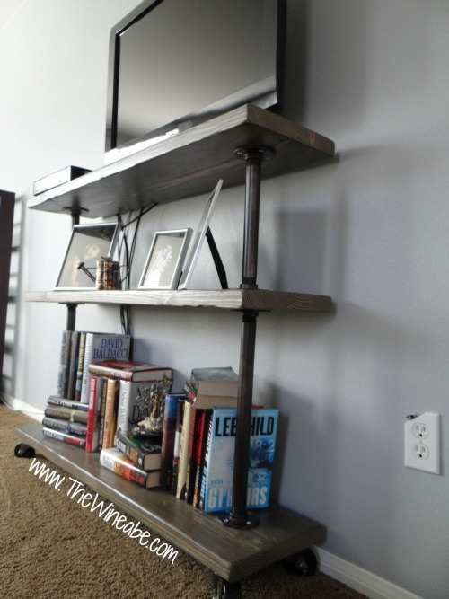 [Easy_DIY_wood_and_galvanized_pipe_shelf%255B5%255D.jpg]