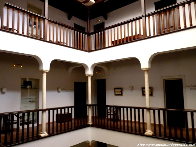 patio-interior-hotel-el-ladron-de-agua.JPG