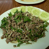 La Laap, spécialité laotienne: salade de viande épicée et citronnée, un délice !
