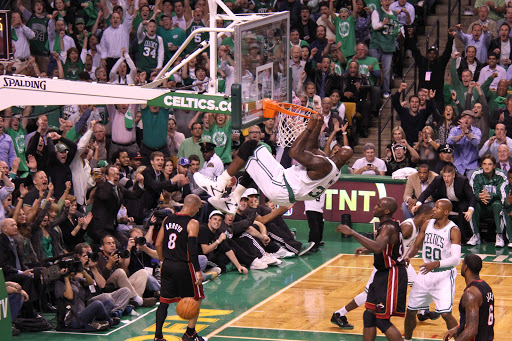 Shaq Dunking Celtics