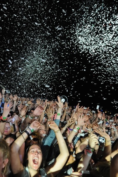 [2012%252BCoachella%252BMusic%252BFestival%252BDay%252B3%252Bg6IiwymkKnul%255B3%255D.jpg]