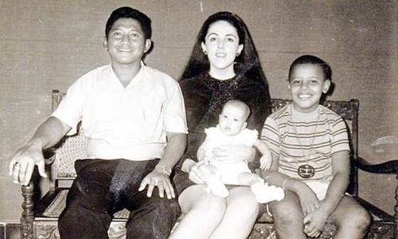 [Obama%2520Barack%2520mom%2520Ann%2520marries%2520Lolo%2520Soetero%2520muslin%2520Indonesia%255B4%255D.jpg]