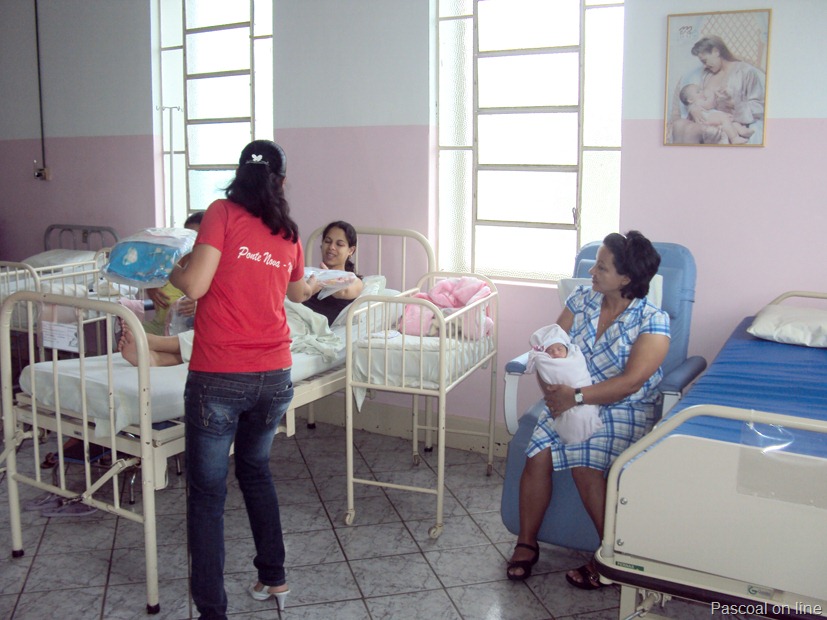 [Doa%25C3%25A7%25C3%25A3o%2520de%2520roupas%2520para%2520beb%25C3%25AAs%2520do%2520Alojamento%2520Conjunto%2520do%2520Grupo%2520Femino%2520da%2520Ma%25C3%25A7onaria%2520Uni%25C3%25A3o%2520Cosmopolita%2520de%2520PN%252026.01.12%2520%25284%2529%255B8%255D.jpg]