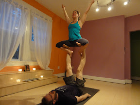 Straddle Throne
