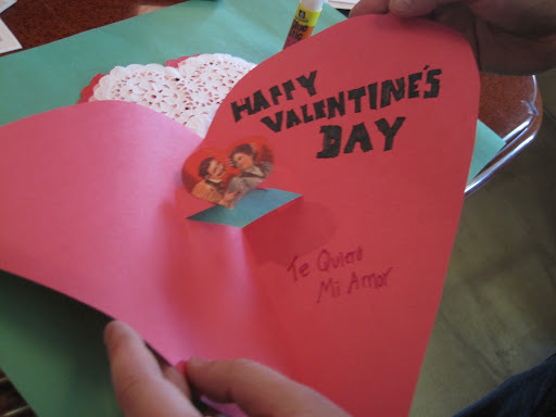 Steve made a pop-out card... and put his Spanish skills to use.