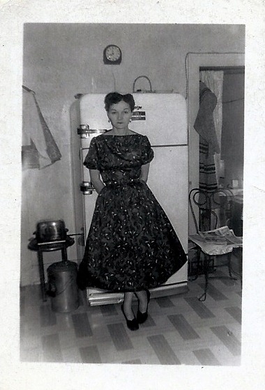 [Mom-1957.jpg]