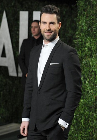 adam-levine-tux-oscars-547x779